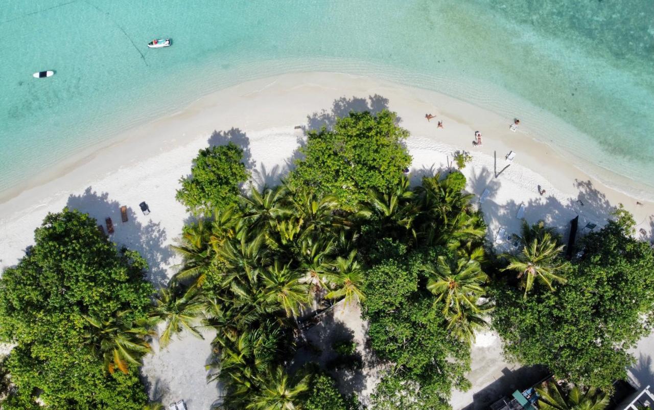 Iru Maldives Hotel Thulusdhoo Exterior photo