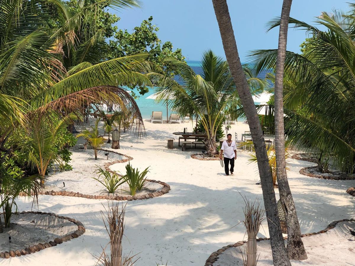 Iru Maldives Hotel Thulusdhoo Exterior photo